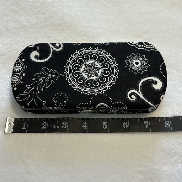 Thirty One Wallet - Black and White, ID, Money, Credit Cards, Drivers License - Picture 5 of 5